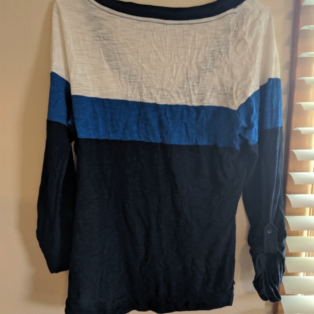 Color block top - Picture 2 of 3